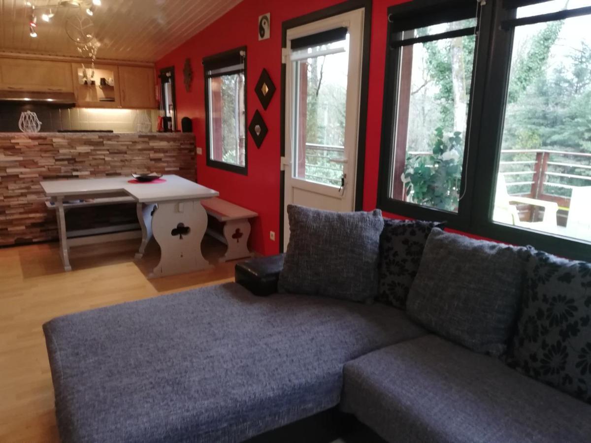Titi'S Chalet دربي المظهر الخارجي الصورة