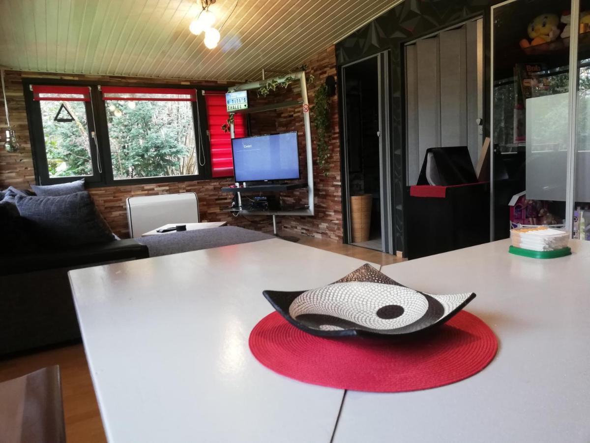 Titi'S Chalet دربي المظهر الخارجي الصورة